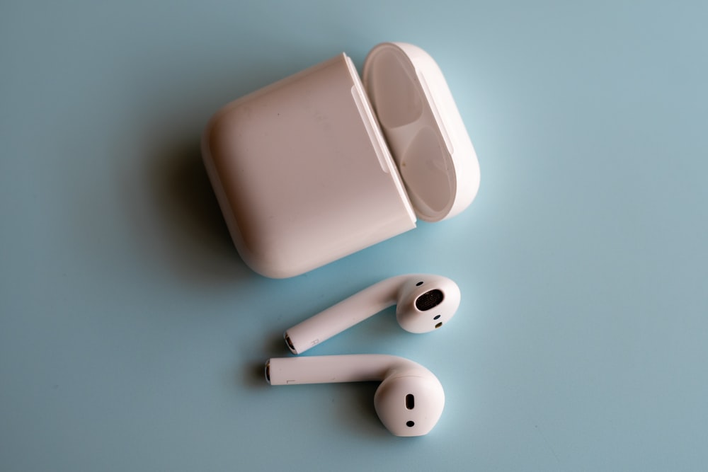 How to identify fake airpods from the real ones