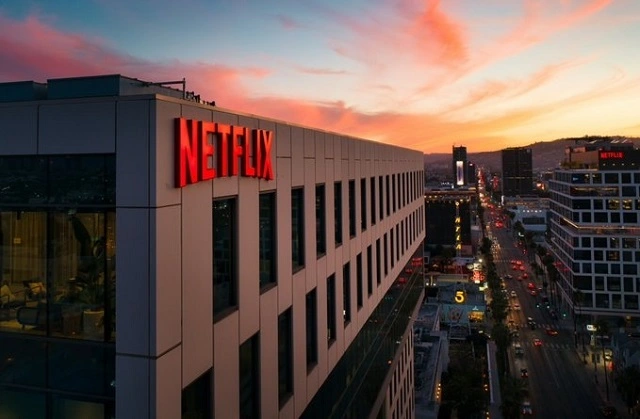 Netflix launches an external sign-up page for iOS users.