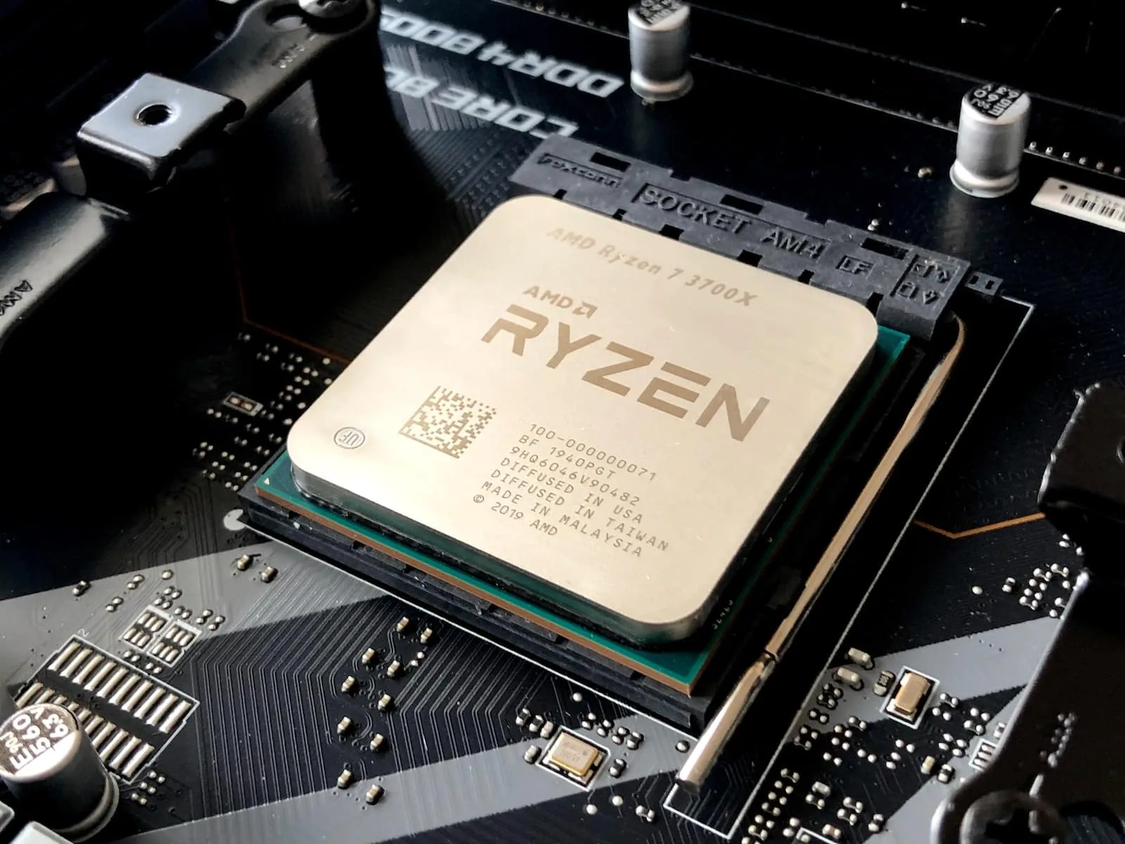 AMD-Keeps-the-AM4-Platform-Alive-with-the-Ryzen-5000XT-Series